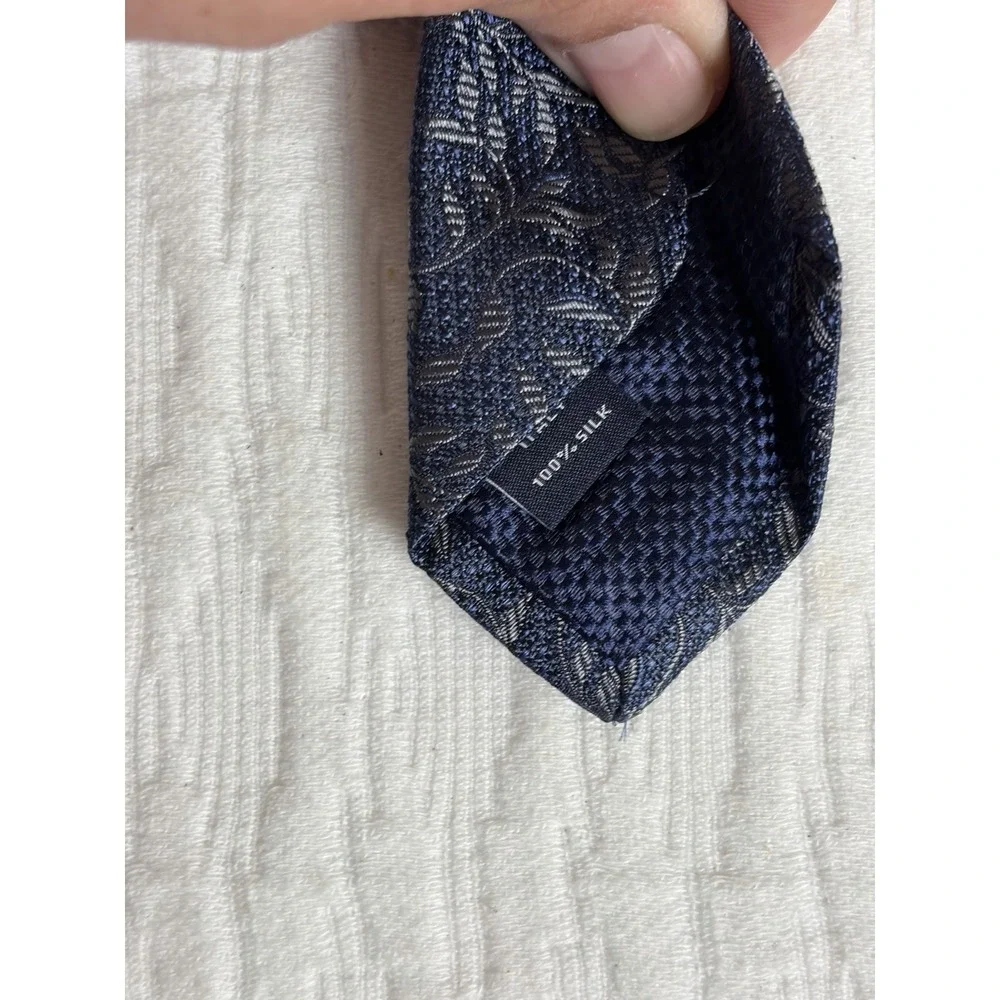 NWT!! Cremieux 100% Silk Neck Tie Navy/Blue/Silver Floral, Made In Italy